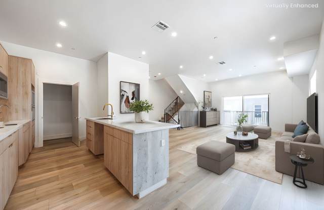 242 N Dillon St. photos photos