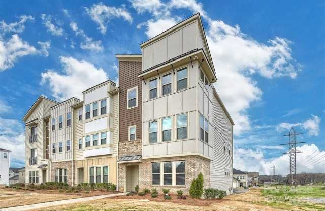 2635 Statesville Avenue photos photos