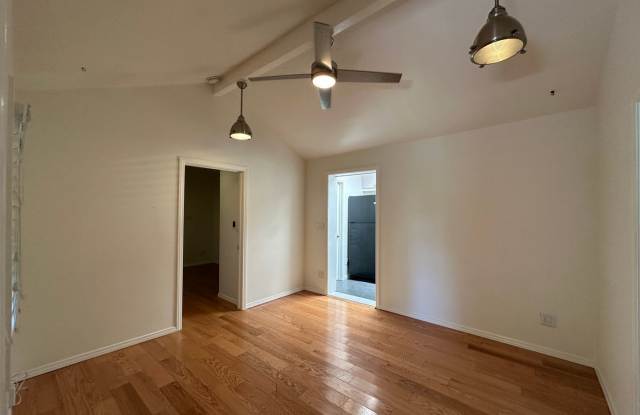 1947 Wilcox Avenue Gallery 3