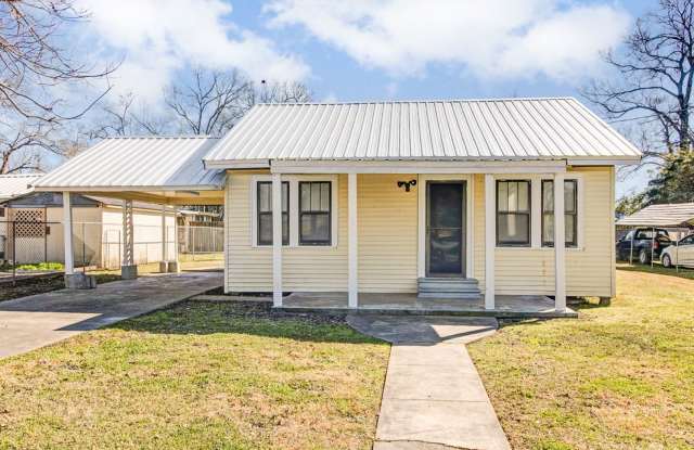 Updated 2 Bed 1 Bath Home located in the heart of Youngsville Gallery 1