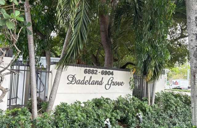 6900 N Kendall Dr photos photos