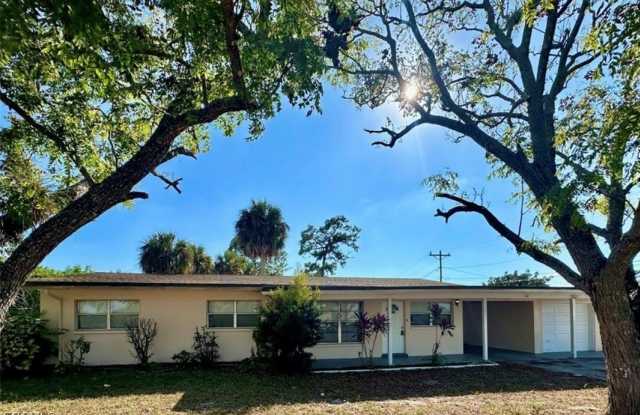 102 Leeland Heights Boulevard W photos photos