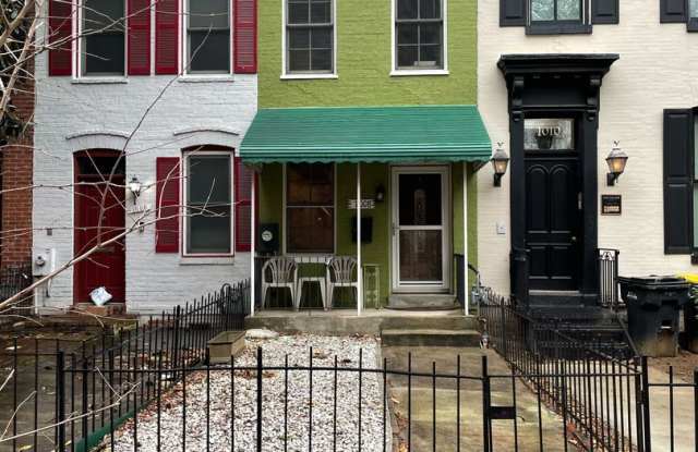Foggy Bottom 1,200 Square Foot Rowhouse Off Washington Circle W/Exposed Brick! Prime Location! photos photos