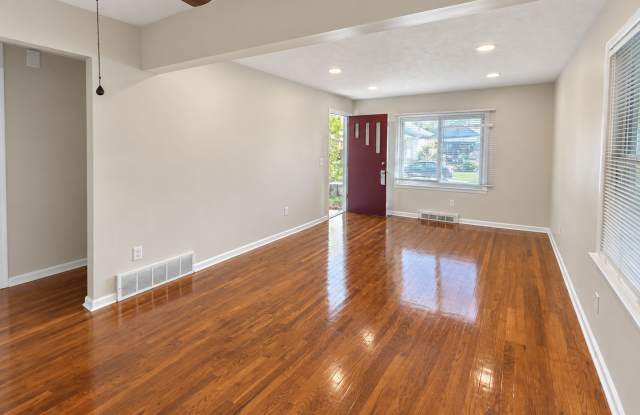 Charming 3BR Home with Full Basement, Hardwood Floors & Carport Gallery 4