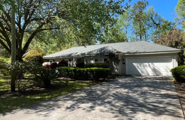 Updated Old Woodlands Plantation Home with Fenced Yard photos photos