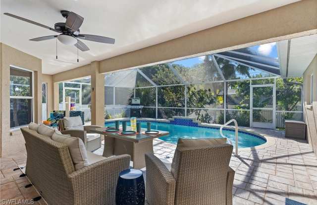 4810 SW 25th Place photos photos