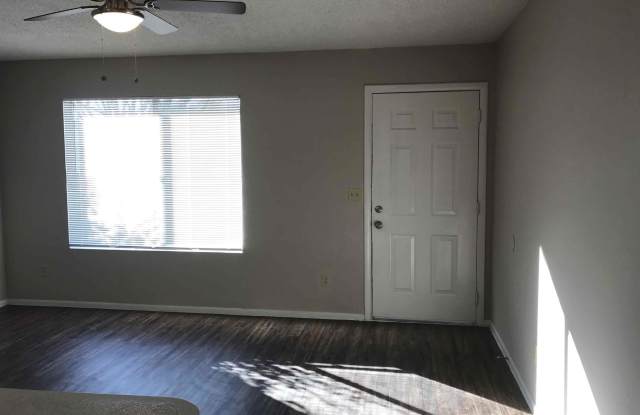 2738 E BLUEFIELD Avenue Gallery 2