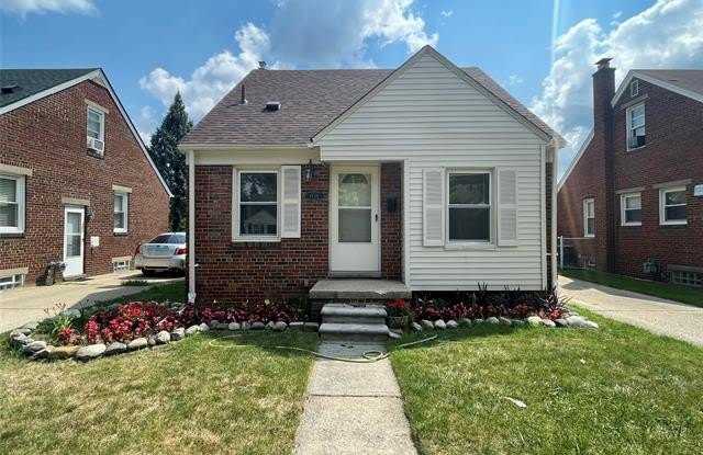 1738 Mayburn Street photos photos