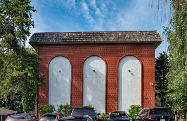 104 LIVE CLOSE TO CARKEEK PARK-6 MILES OF TRAILS! photos photos