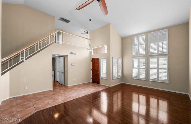 1227 E GLENHAVEN Drive Gallery 4