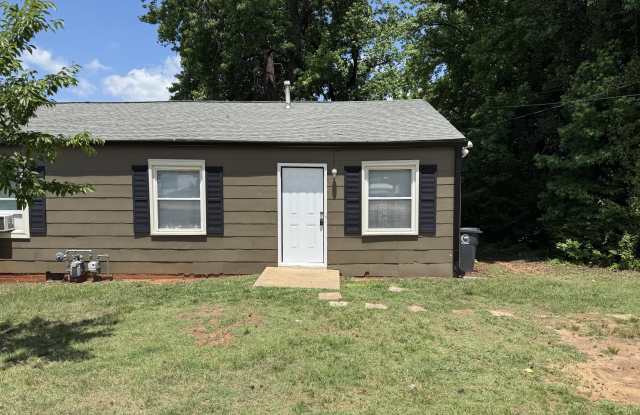 2016 Colonial Avenue photos photos