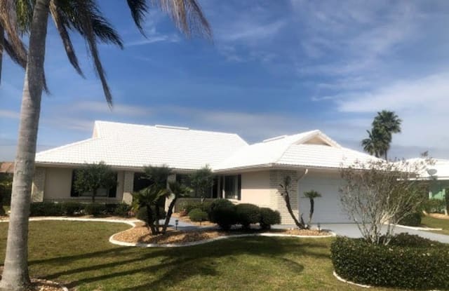 713 Elkhorn Rd - 713 Elkhorn Road, Sun City Center, FL 33573