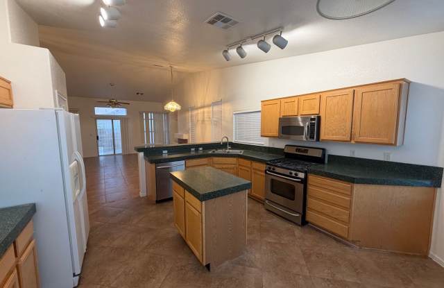 Spacious 3 Bedroom Home with Upgraded Garage & Private Backyard Gallery 4