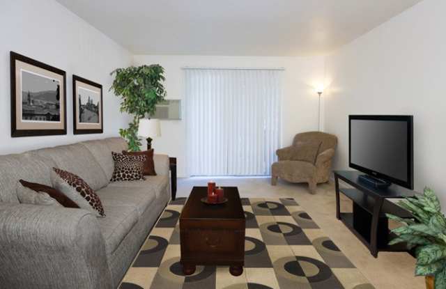 Hyde Park Apartments Gallery 2