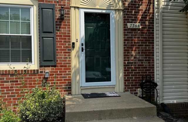 Charming 3BR/3.5BA 3 Level Townhome in Lorton Gallery 4