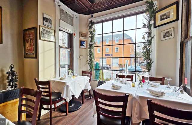 305 S WASHINGTON Street Gallery 3
