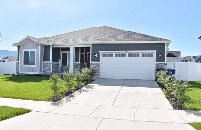2112 E HERITAGE DR - 2112 E Heritage Dr, Spanish Fork, UT 84660