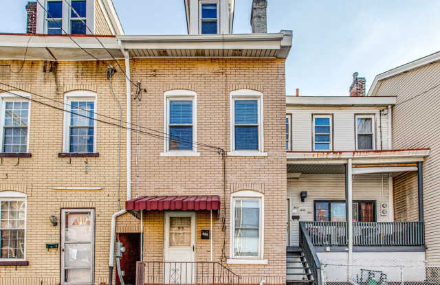 2 bedroom townhome in Bloomfield! Gallery 1