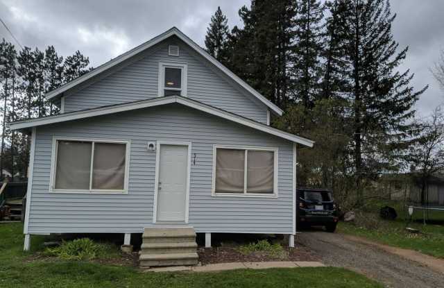3 Bed 1 Bath Single Family Home in Antigo photos photos