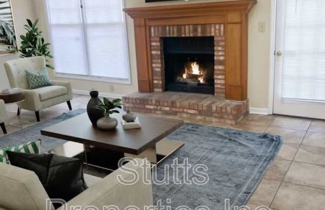 253 Woodcastle Drive - 253 Woodcastle Drive, Florence, AL 35630