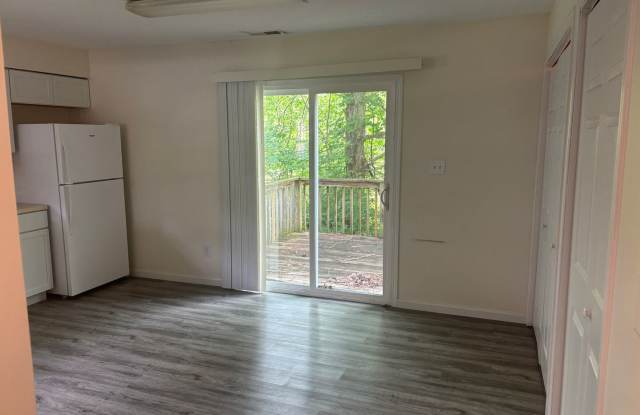 Oaklawn Park: 3 Bedroom 2.5 bath Townhome Gallery 4
