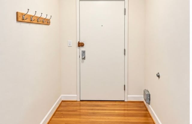 Bright, Refreshed 2-Bedroom in Mount Pleasant | Walk Score of 96 Gallery 1