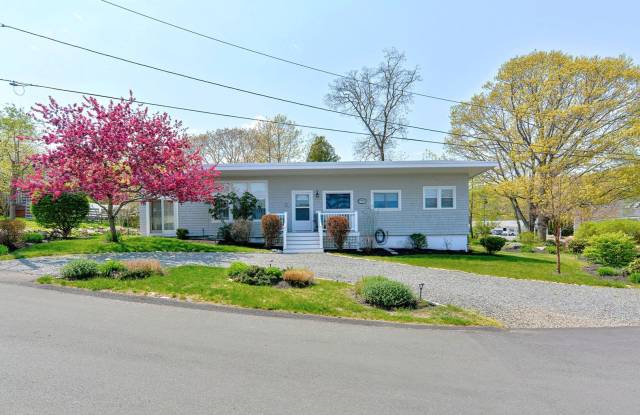 WINTER RENTAL: Two Beaches Cottage photos photos