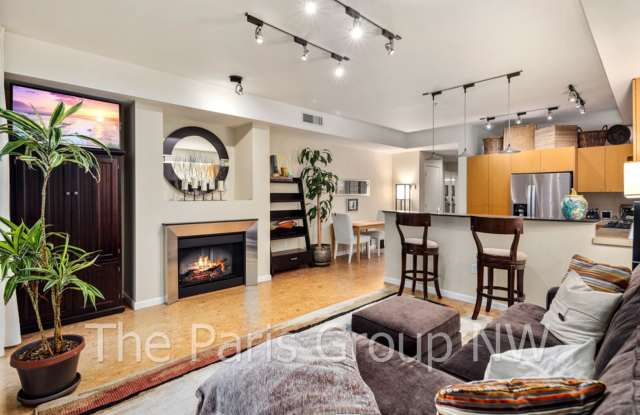 Gorgeous Lower Queen Anne 1BR is Perfect! * Above Safeway * - 17 West Mercer Street, Seattle, WA 98119