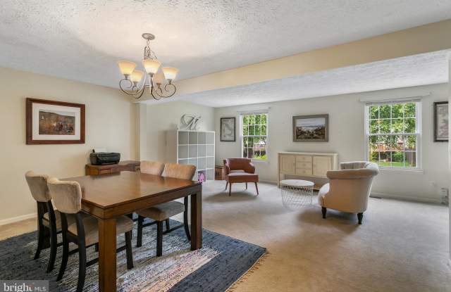 6020 SWEET PEA COURT Gallery 3