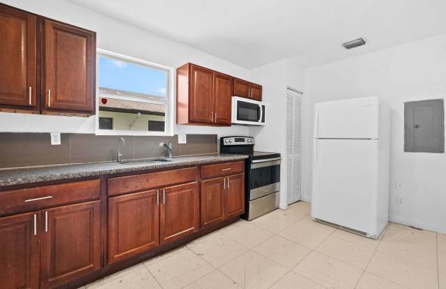 Charming 3-Bedroom Home in Miami - Comfortable Living in a Prime Location photos photos