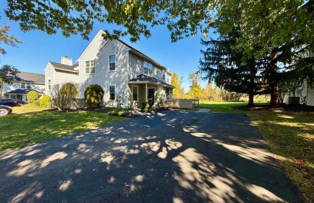 Stunning 2-Bed/2-Bath Home in Newtown! Available NOW! Gallery 1