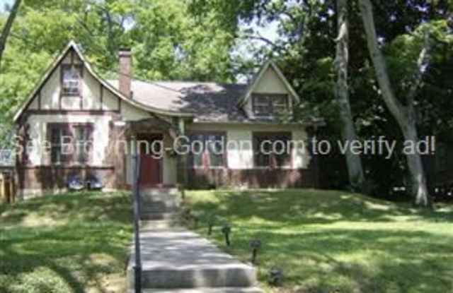 2905 Belmont Boulevard - 2905 Belmont Boulevard, Nashville, TN 37212