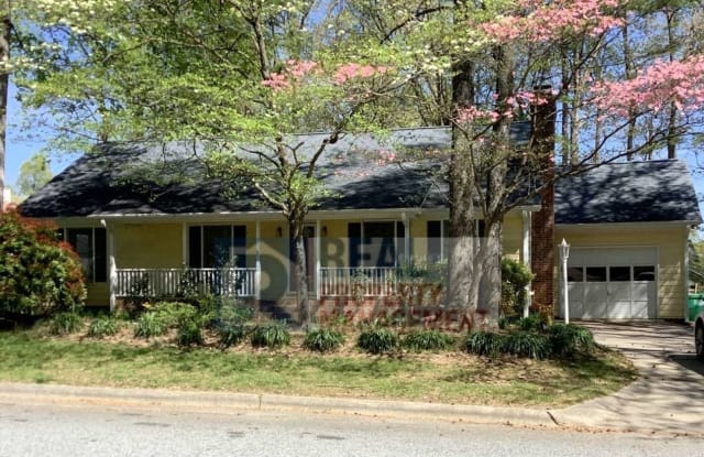 2920 Sussex Dr. - 2920 Sussex Drive, High Point, NC 27260