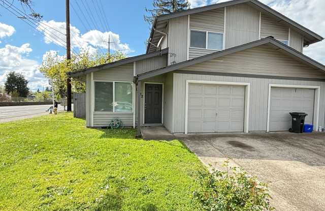 Updated 2 bedroom 1.5 bathroom duplex! photos photos