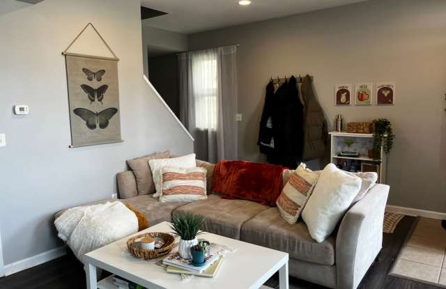 4 Bedroom House in Southside w/ Central Air  Back Patio Gallery 2