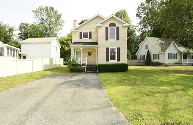 130 CRESCENT ST - 130 Crescent Street, Saratoga Springs, NY 12866