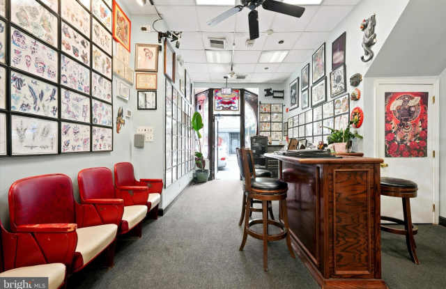 617 SOUTH Street Gallery 4