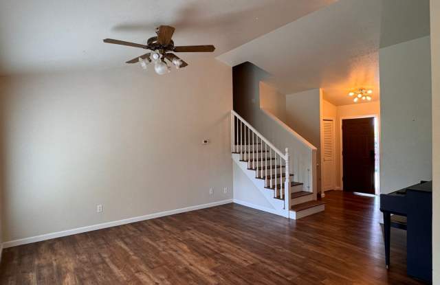 Selah 4 bedroom 3 Bathroom Double Garage, Fenced Yard photos photos