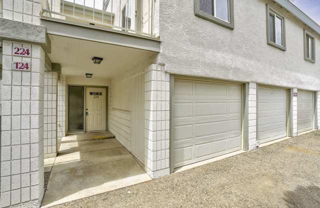 2 bedroom, 2 bath condo near the airport photos photos