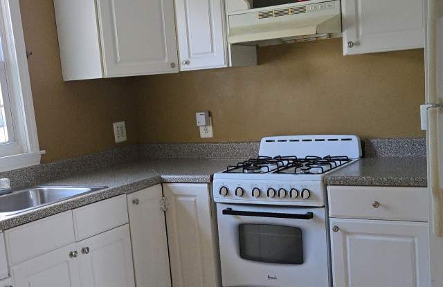 1568 Memorial Avenue photos photos