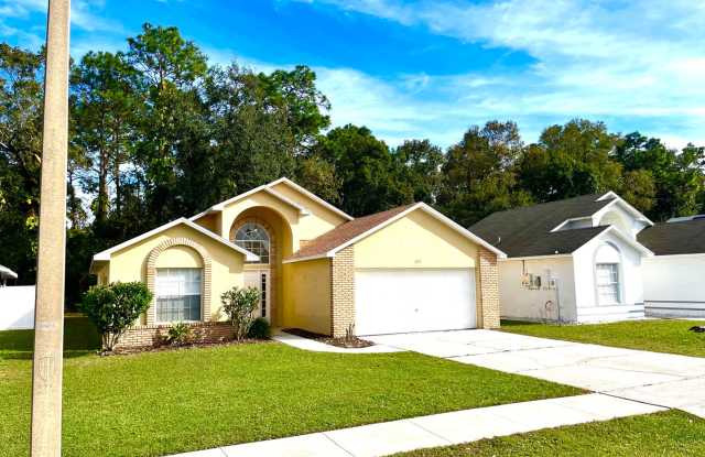 Great 3/2/2 in small subdivision - 2917 Autumn Run Ct photos photos