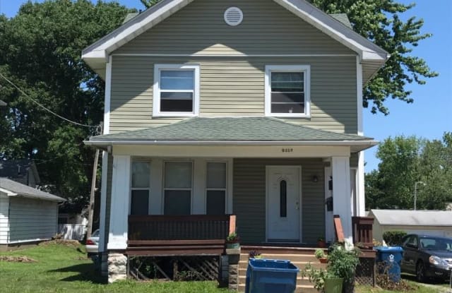 3018 College - 3018 College Ave, Alton, IL 62002