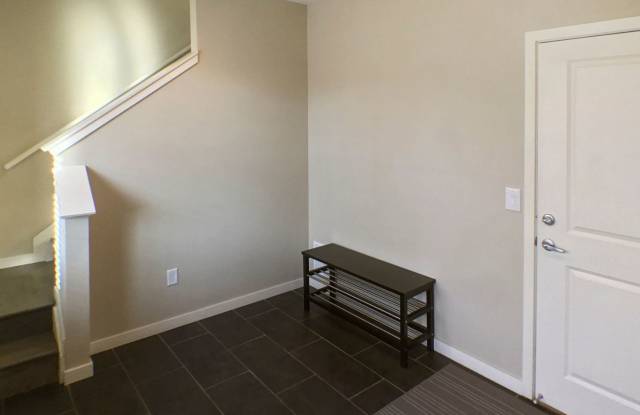 2134 N Clay Street Gallery 2