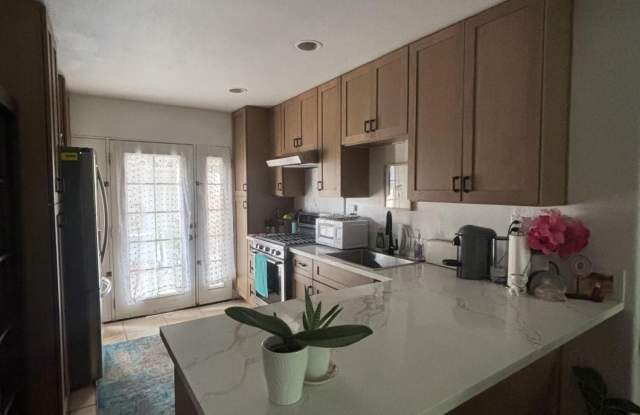 73202 Guadalupe Avenue photos photos