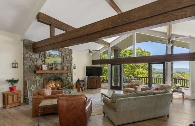 1281 North Robinson Creek Road Gallery 2