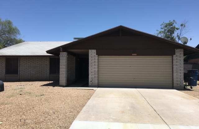 2813 N EVERGREEN Street - 2813 North Evergreen Street, Chandler, AZ 85225