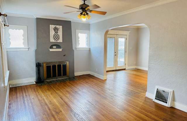 1323 West Circle Road Gallery 3