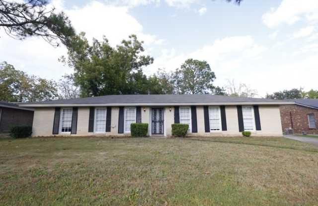 404 Grand Avenue - 404 Grand Avenue, Leavenworth, KS 66048