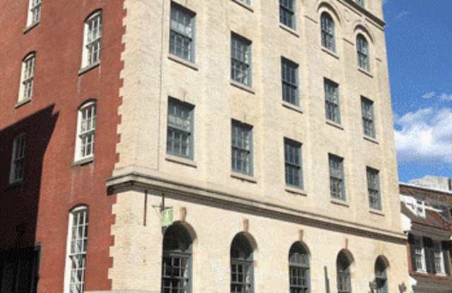 225 Arch St - 225 Arch Street, Philadelphia, PA 19106