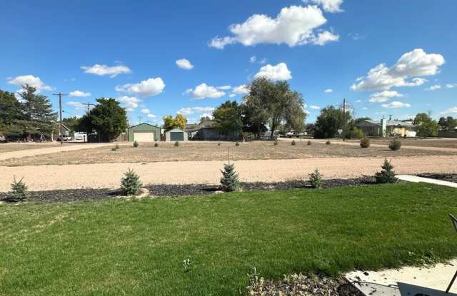 House and shop on 5 acres! Gallery 4